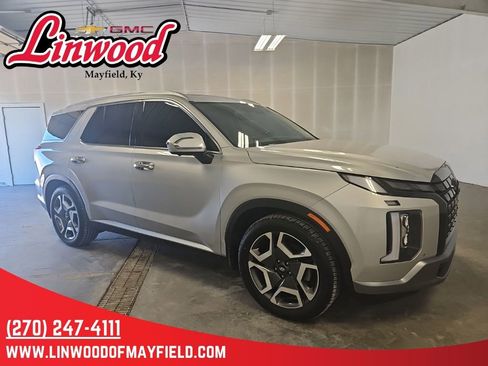 Used 2023 Hyundai Palisade SEL w/ Premium Package FWD image 1