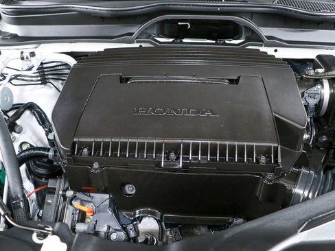 Used 2025 Honda Pilot Touring image 33