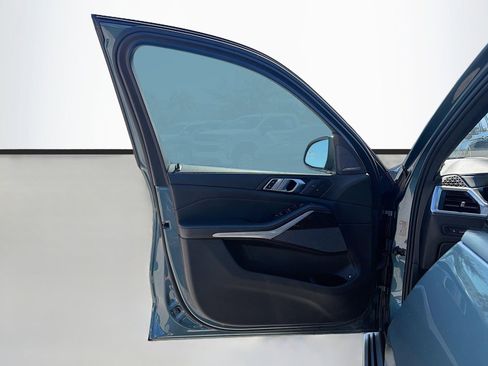 Used 2025 BMW X5 xDrive50e image 23