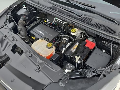 Used 2019 Chevrolet Trax LT w/ LT Convenience Package image 39