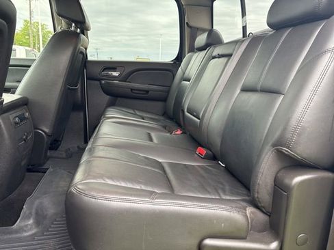 Used 2009 GMC Sierra 1500 SLT w/ All-Terrain Package AWD/4WD image 8