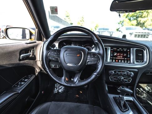 Used 2017 Dodge Charger R/T RWD image 26