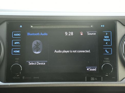 Used 2018 Toyota Tacoma TRD Sport image 16