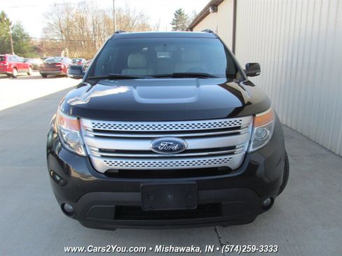 Used 2013 Ford Explorer XLT image 2