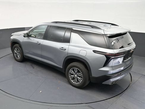 Used 2024 Chevrolet Traverse LS FWD image 12
