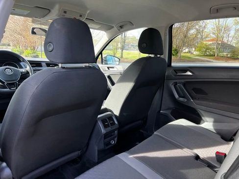 Used 2020 Volkswagen Tiguan S image 15