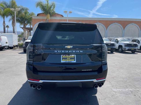 New 2025 Chevrolet Suburban Premier image 7