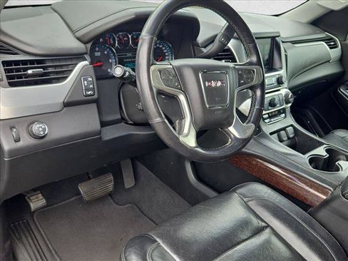 Used 2020 GMC Yukon XL SLT w/ Open Road Package RWD image 10