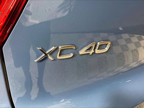 Used 2023 Volvo XC40 Recharge Plus AWD/4WD image 7