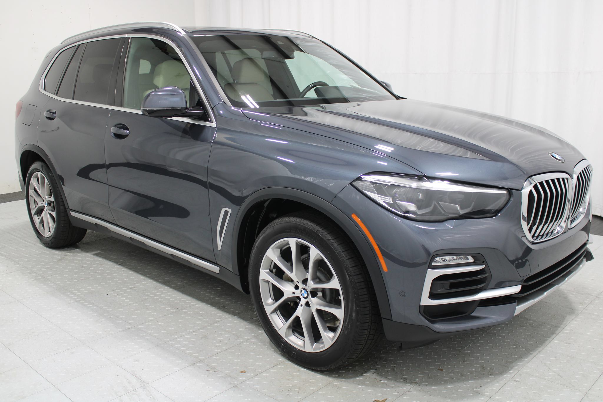 Used 2021 BMW X5 xDrive40i w/ Premium Package AWD/4WD image 4