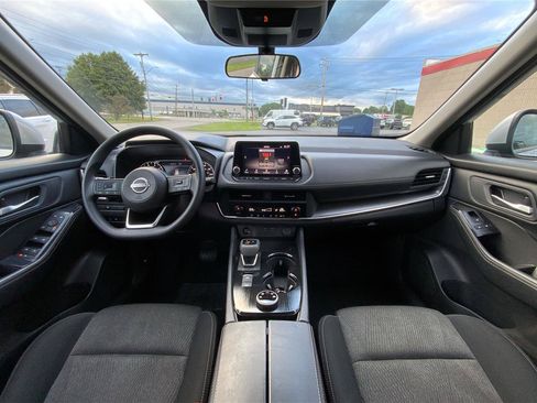 Used 2024 Nissan Rogue SV AWD/4WD image 31