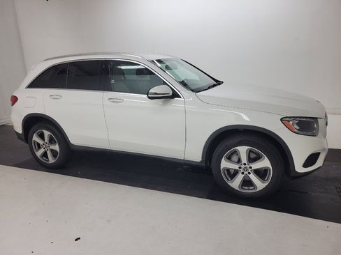 Used 2019 Mercedes-Benz GLC 300 w/ Premium Package image 11