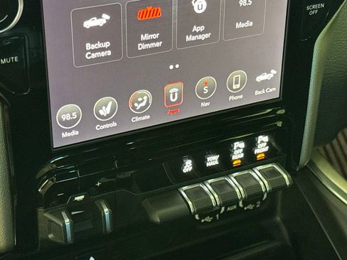 Used 2019 RAM 1500 Laramie AWD/4WD image 25