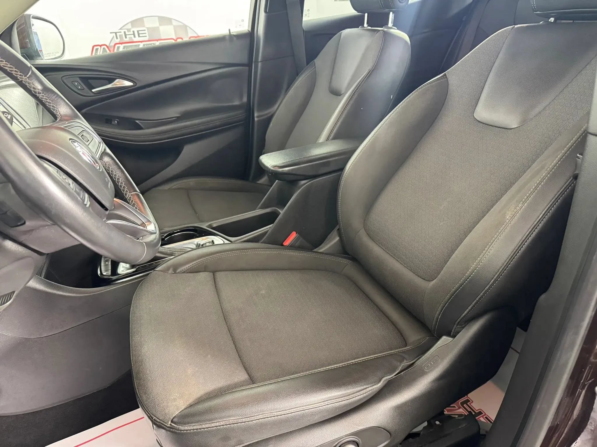 Used 2023 Buick Encore GX Preferred w/ Cold Weather Comfort Package FWD image 31