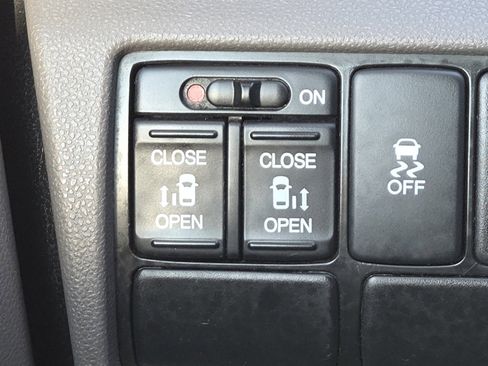 Used 2016 Honda Odyssey SE image 30