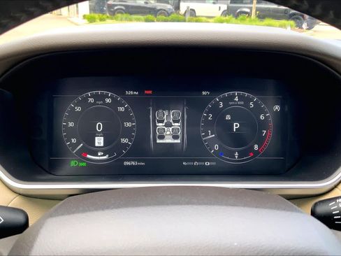 Used 2018 Land Rover Range Rover Sport HSE AWD/4WD image 24