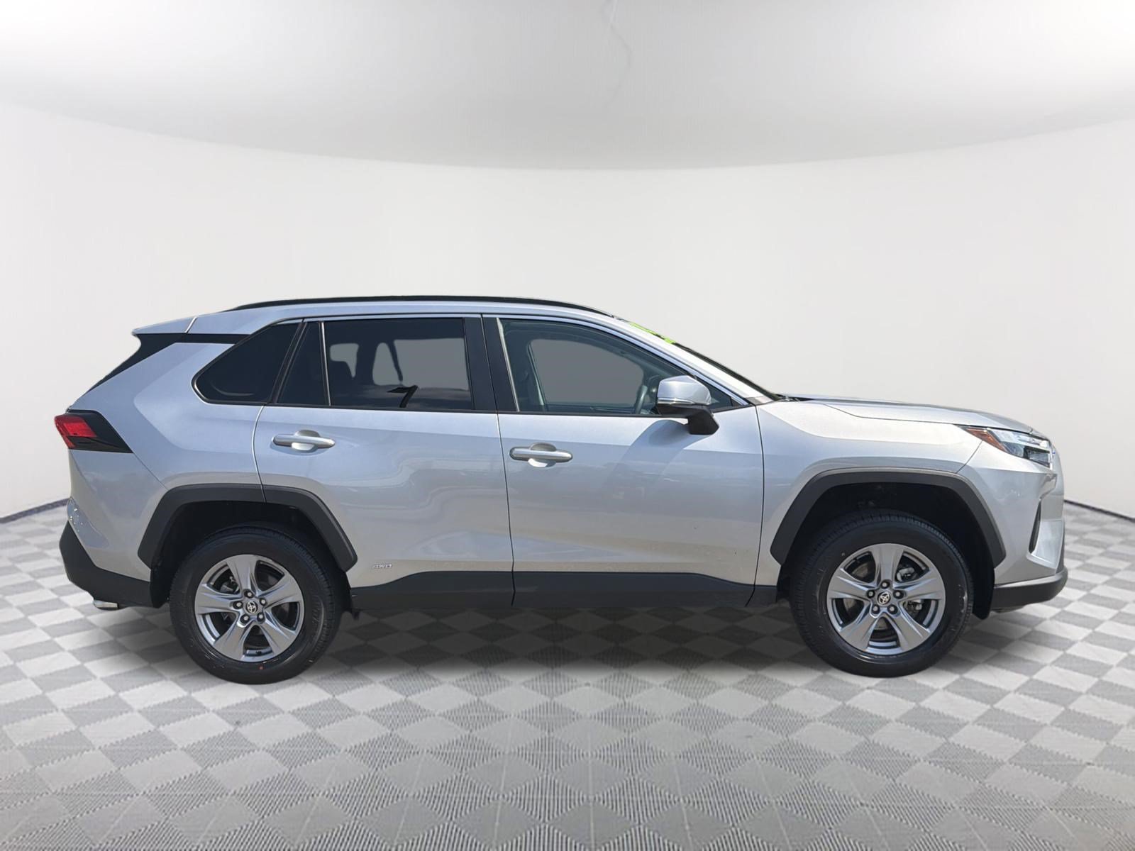 Certified 2025 Toyota RAV4 LE AWD/4WD image 18