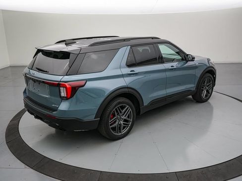 Certified 2025 Ford Explorer ST-Line w/ Premium Package AWD/4WD image 4