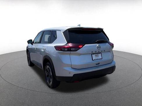 Used 2025 Nissan Rogue SV FWD image 11