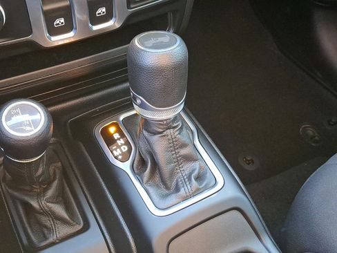 Certified 2023 Jeep Wrangler Willys image 27