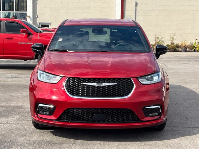 Used 2025 Chrysler Pacifica Select FWD image 15