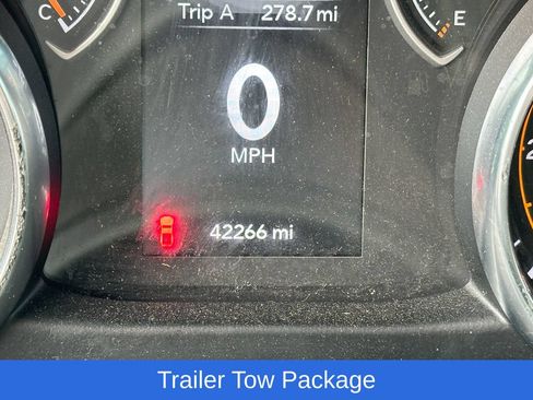 Used 2022 Jeep Gladiator Sport AWD/4WD image 3