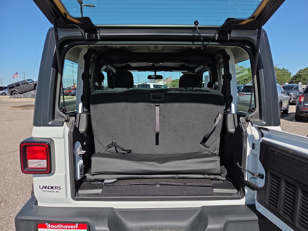 Used 2022 Jeep Wrangler Sport AWD/4WD image 13