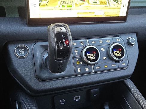 Used 2023 Land Rover Defender 110 75th Limited Edition image 27