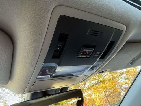 Used 2022 Lexus RX 450h AWD w/ Premium Package image 27