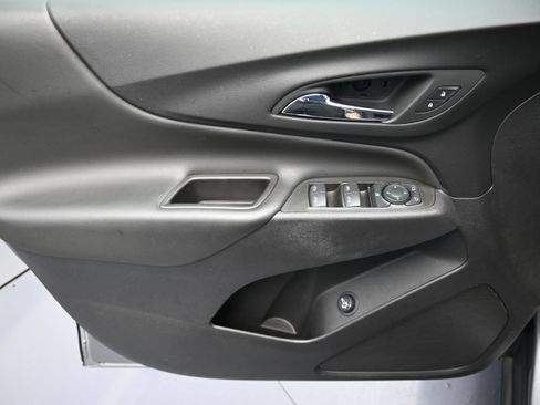 Used 2024 Chevrolet Equinox LT FWD image 24