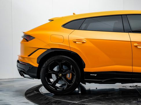 Used 2024 Lamborghini Urus S image 19