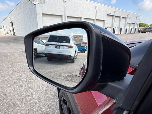 Used 2023 Nissan Kicks SR FWD image 22