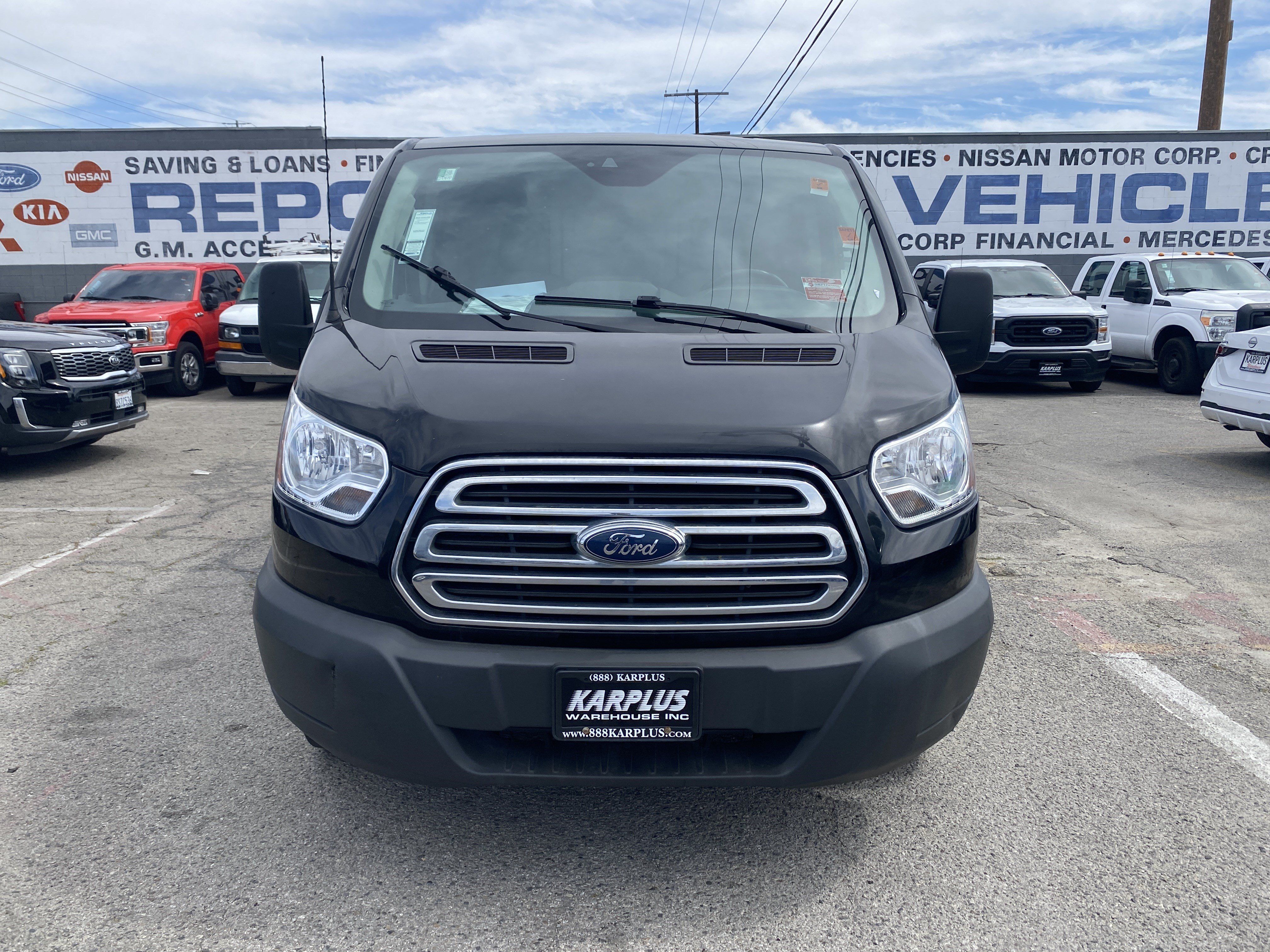 Used 2018 Ford Transit 150 130 Low Roof w/ Exterior Upgrade Package RWD image 3