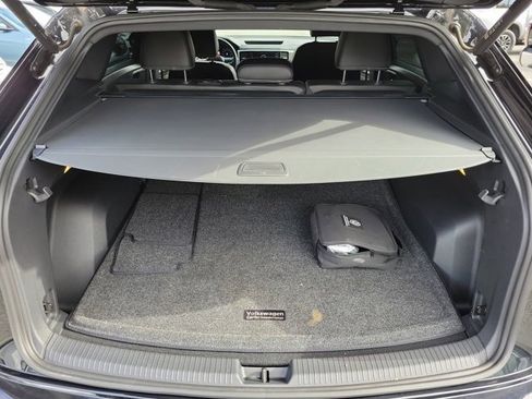 Used 2023 Volkswagen Atlas Cross Sport SE image 19