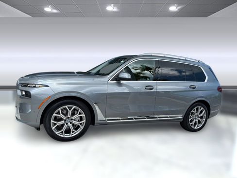 Used 2024 BMW X7 xDrive40i AWD/4WD image 2