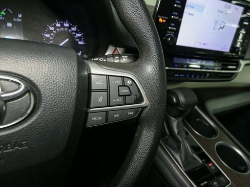 Used 2021 Toyota Sienna LE image 26