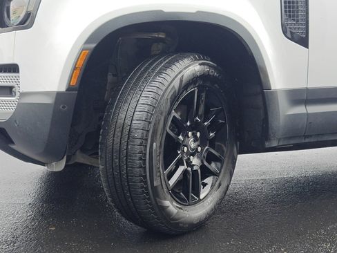 Used 2025 Land Rover Defender 110 S image 34