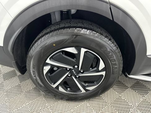 Used 2023 Kia Sportage LX AWD/4WD image 17