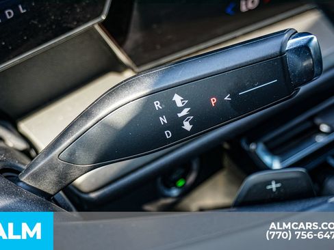 Used 2025 Chevrolet Traverse LT FWD image 36