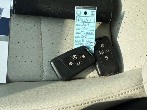 Used 2019 Volkswagen Tiguan SEL AWD/4WD image 32