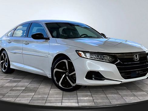 Used 2022 Honda Accord Sport image 3