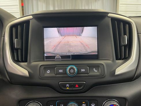 Certified 2023 GMC Terrain SLE w/ Driver Convenience Package image 9