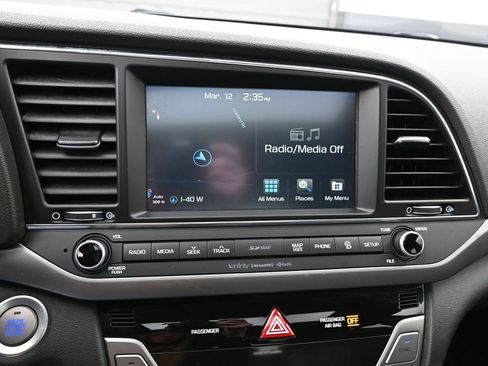 Used 2017 Hyundai Elantra Limited w/ Limited Tech Package 04 image 27