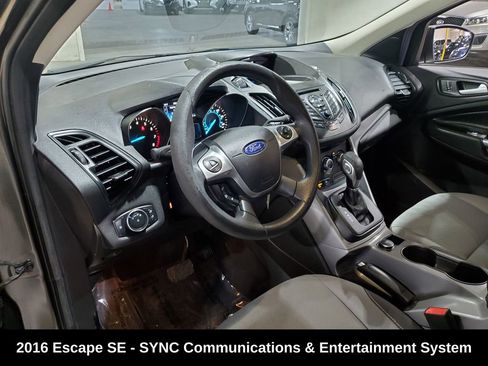 Used 2016 Ford Escape SE image 7