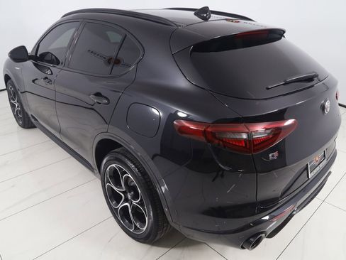 Used 2023 Alfa Romeo Stelvio Veloce image 28