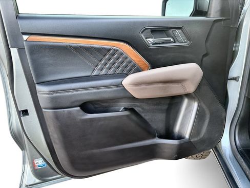 Certified 2025 GMC Canyon Denali AWD/4WD image 23