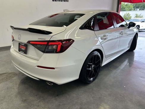 Used 2025 Honda Civic Sport image 3