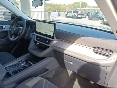 Used 2025 Ford Explorer Active image 37