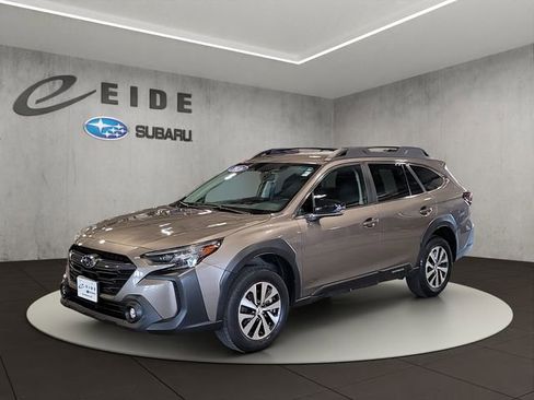 Used 2024 Subaru Outback Premium AWD/4WD image 2