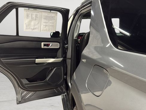 Used 2021 Ford Explorer Limited w/ Equipment Group 301A image 30